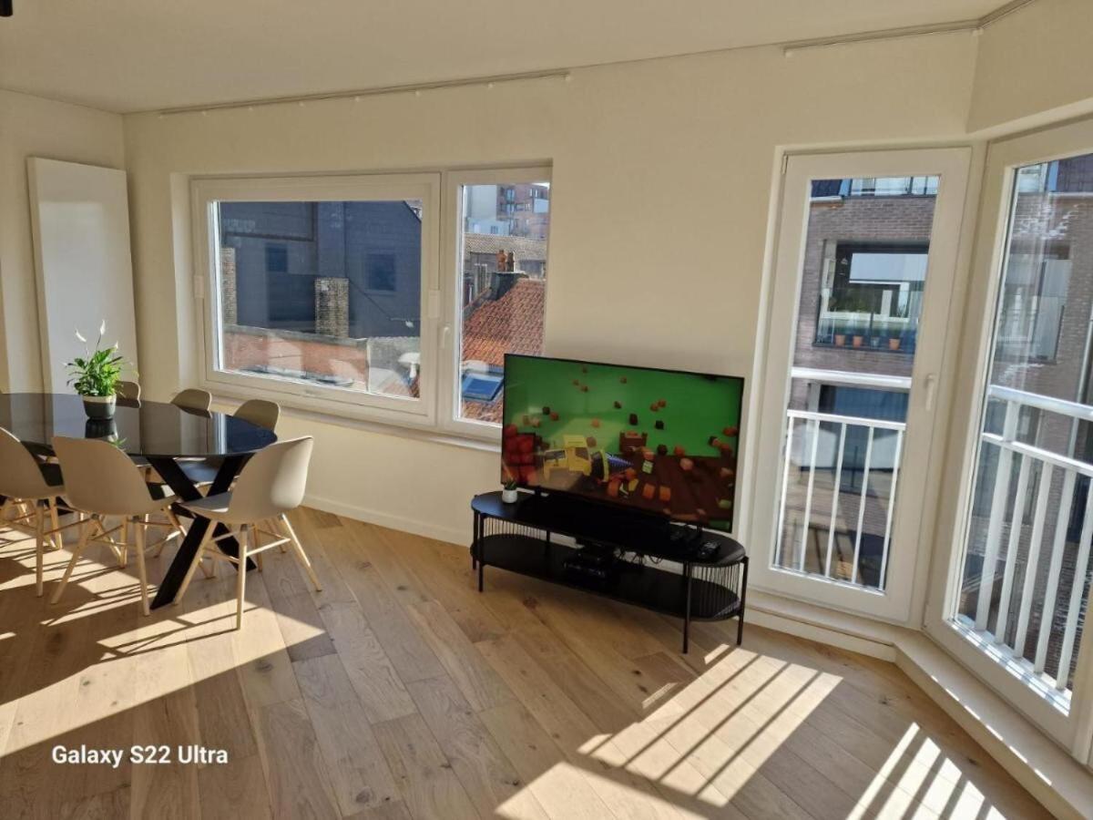 Luxury Renovated 3 Rooms Apartment Остенде Екстериор снимка